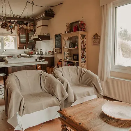 Comfortable With Unique Views *