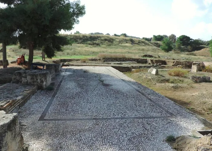 Comfortable With Unique Views * Corinth