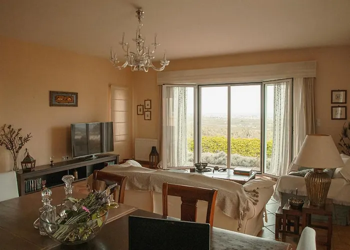 Comfortable With Unique Views *