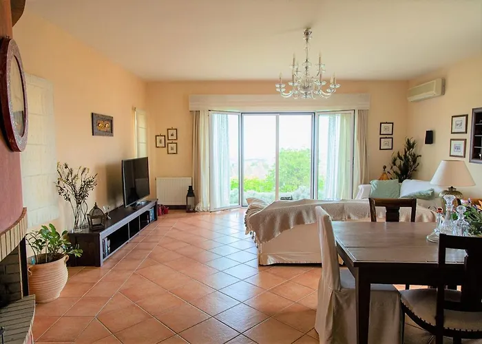 Comfortable With Unique Views * Corinth